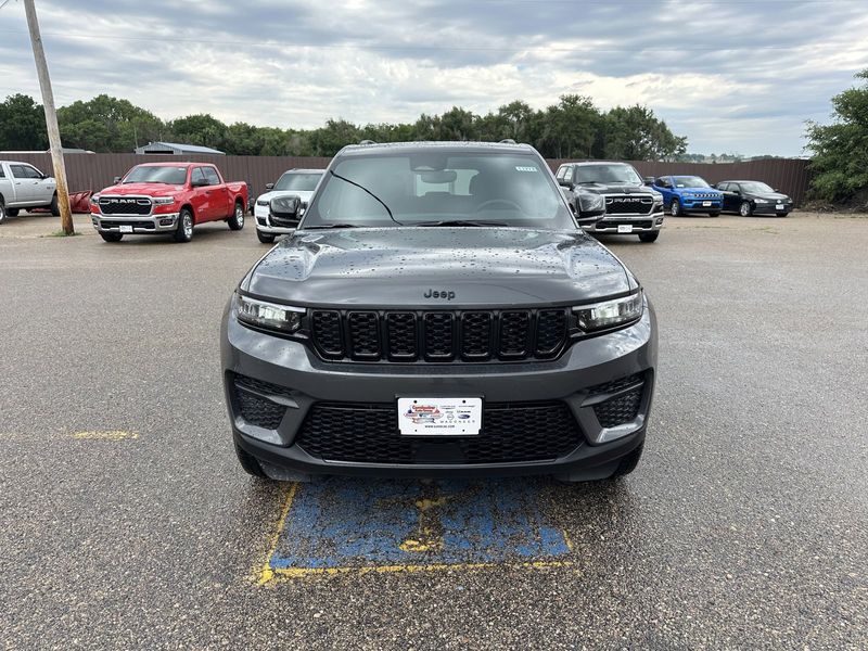 2024 Jeep Grand Cherokee Altitude X 4x4Image 3