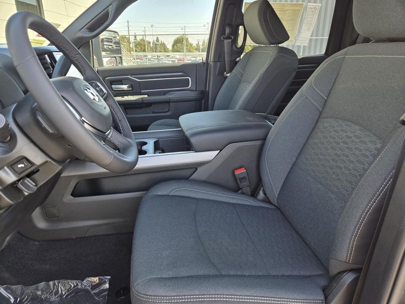 New 2025 RAM 2500 Big Horn Crew Cab 4x4 6'4' Box