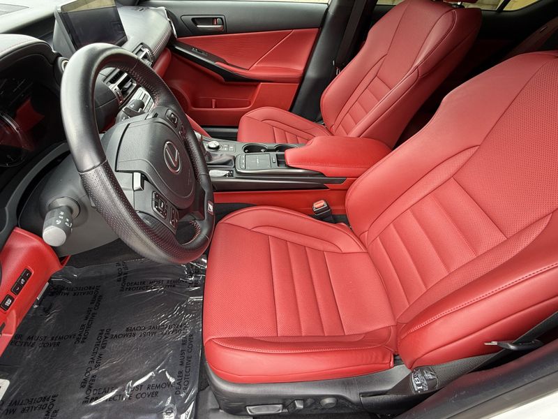 2022 Lexus IS 350 F-SPORTImage 18