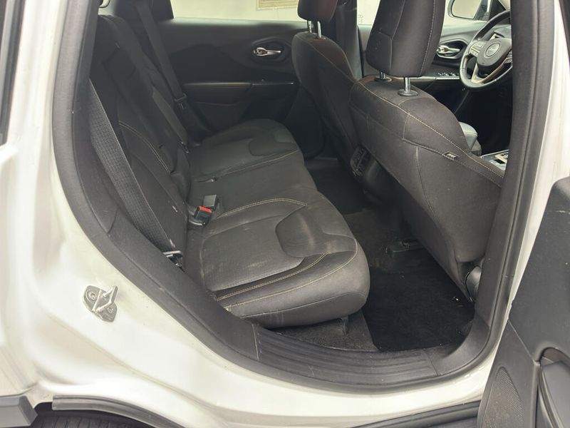Used 2015 Jeep Cherokee LatitudeImage 15