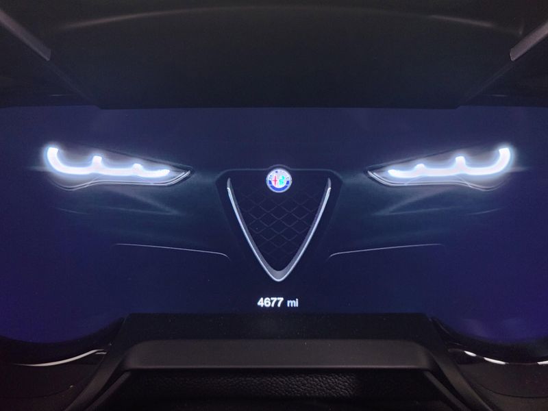 2024 Alfa Romeo Stelvio Ti AWD w/Sunroof/NavImage 34