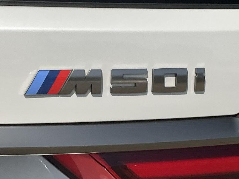 2022 BMW X7 M50iImage 11