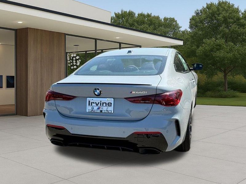 New 2026 BMW 4 Series M440iImage 9