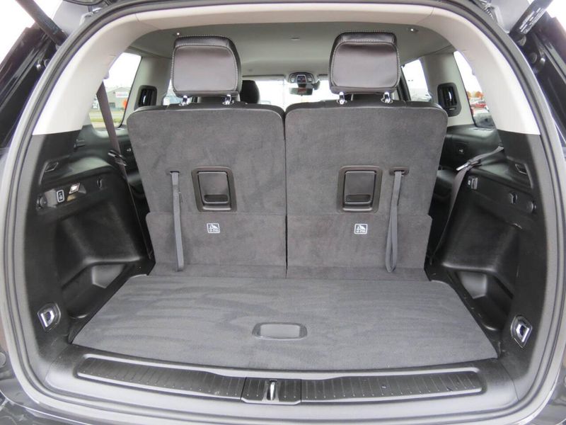 Used 2023 Jeep Grand Cherokee L Limited 4x4 4dr SUVImage 31