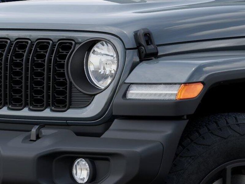 Jeep Wrangler 4xE Image 10