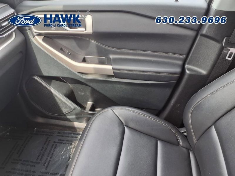 2023 Ford Explorer XLT photo 21