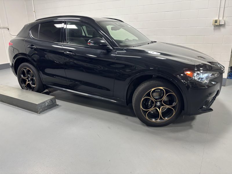 New 2025 Alfa Romeo Stelvio Intensa AwdImage 7