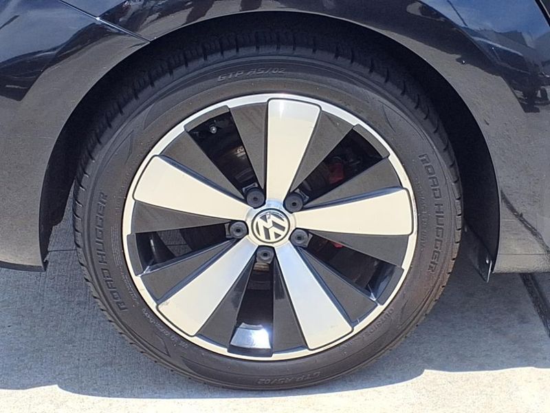 2014 Volkswagen Beetle 2.0T R-LineImage 8