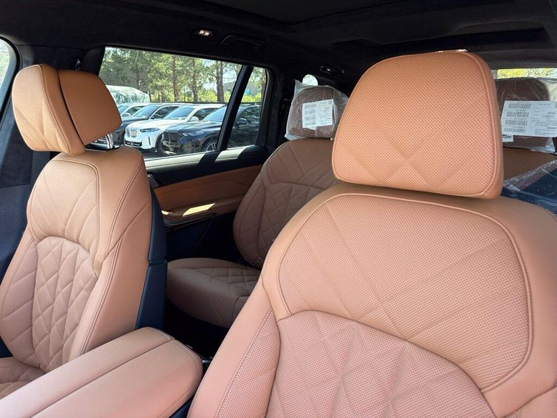 New 2027 BMW X7 xDrive40iImage 19