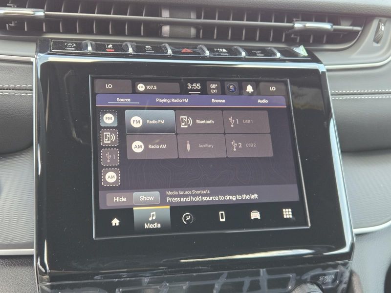 New 2026 Jeep Grand Cherokee Laredo 4x2