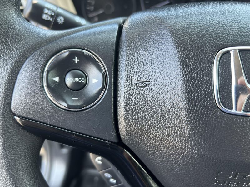 Used 2020 Honda HR-V LXImage 10