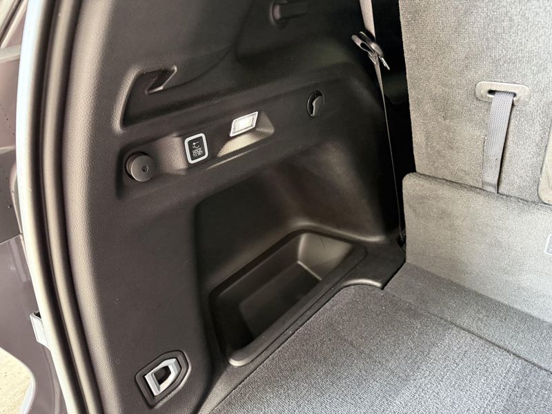 Used 2025 Jeep Grand Cherokee L LaredoImage 6