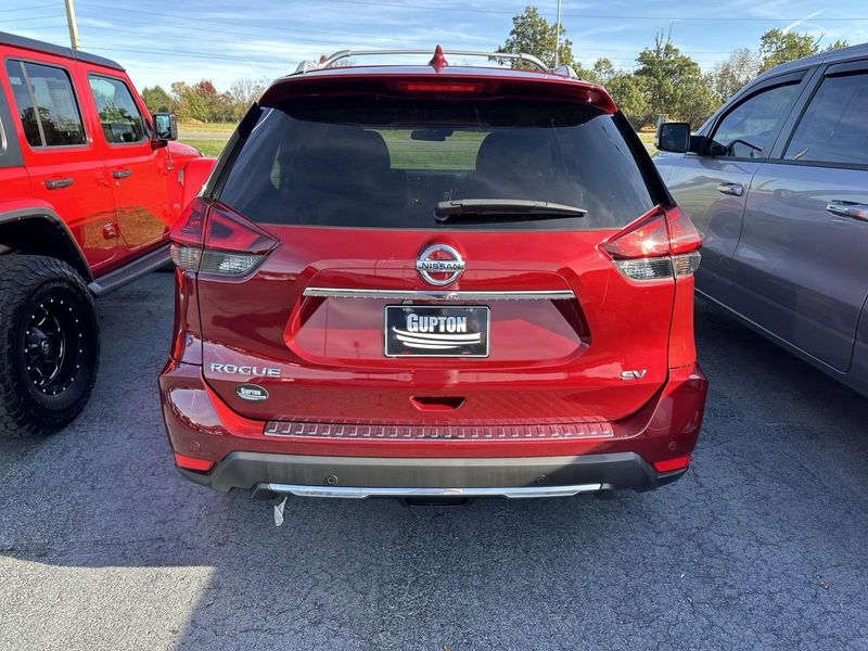 2019 Nissan Rogue SVImage 9