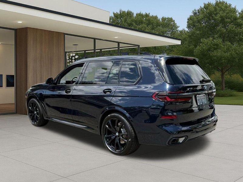 Used 2024 BMW X7 xDrive40iImage 12