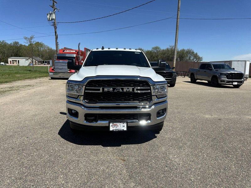 2024 RAM 3500 Tradesman Crew Cab Chassis 4x4 60