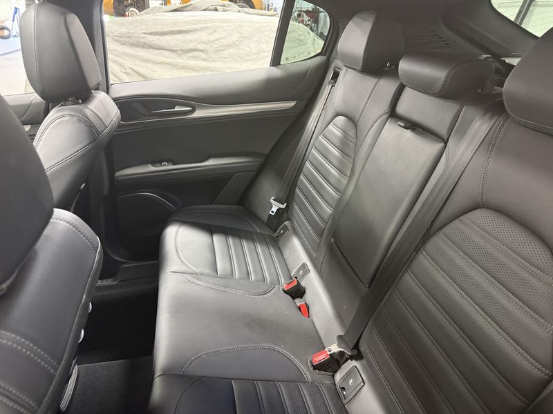 Used 2023 Alfa Romeo Stelvio VeloceImage 10