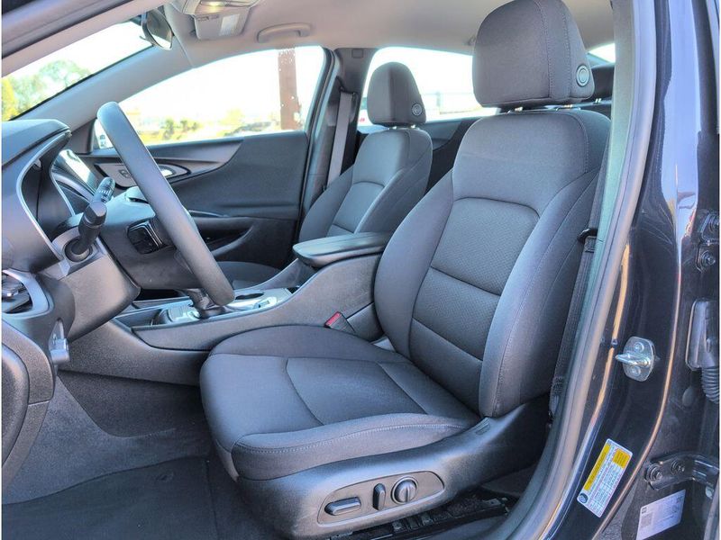 Used 2023 Chevrolet Malibu LTImage 9