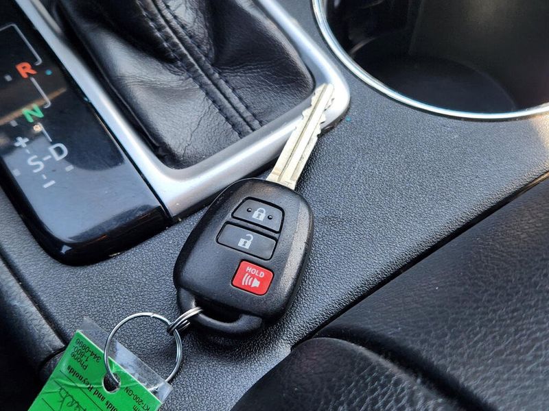 Used 2019 Toyota Highlander LE