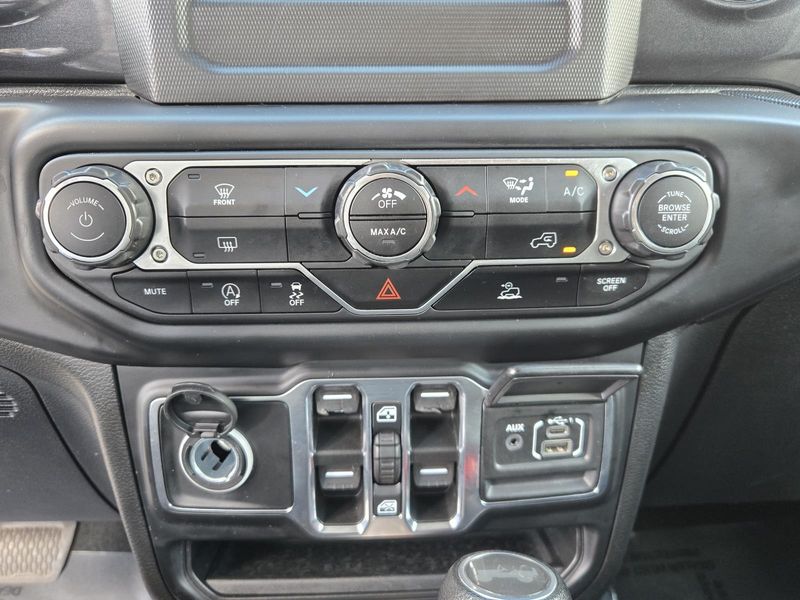 Used 2022 Jeep Wrangler Unlimited Sport Altitude 4x4