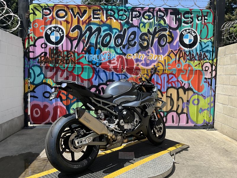 2025 BMW S 1000 RR Image 7