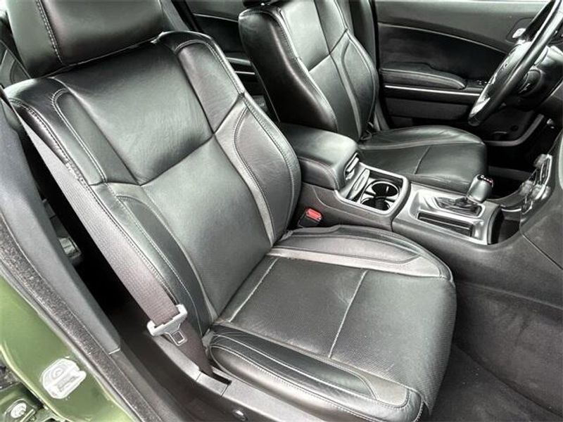 2022 Dodge Charger SXTImage 11