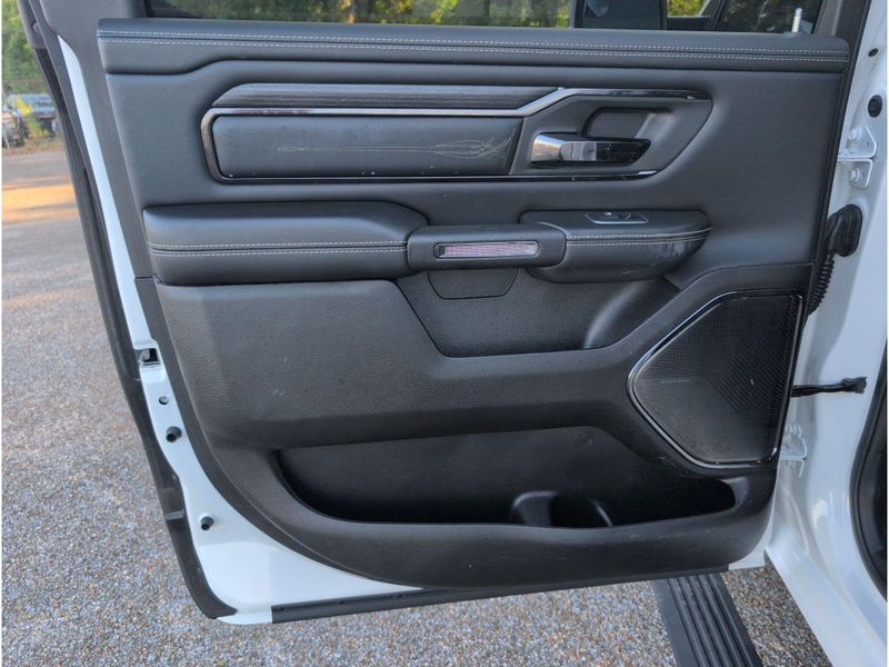 Used 2023 RAM 1500 LimitedImage 31