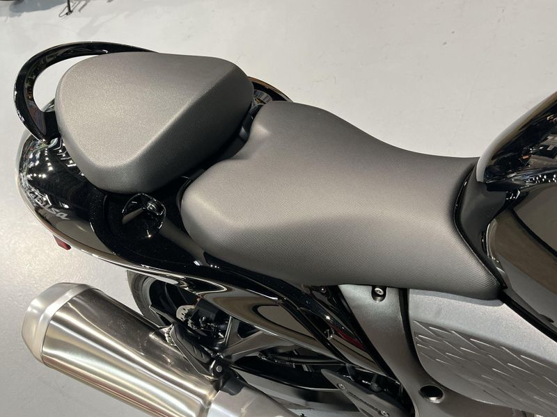 2025 Suzuki Hayabusa Image 11