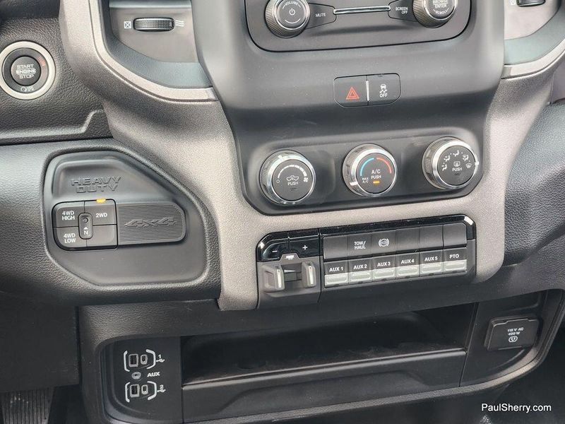 2024 RAM 5500 Tradesman Chassis Crew Cab 4x4 84