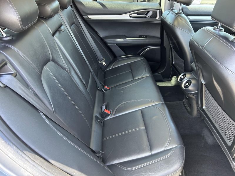 2019 Alfa Romeo Stelvio Image 14