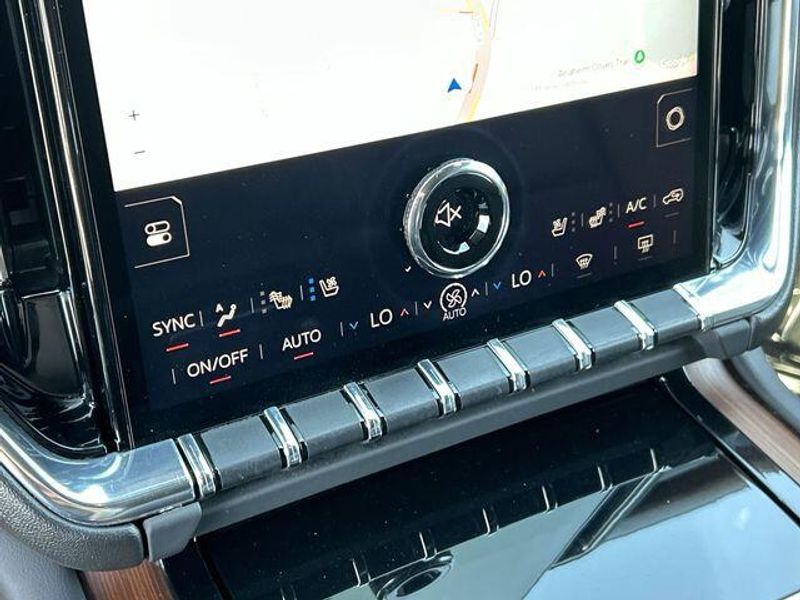 Used 2025 GMC Yukon XL DenaliImage 29