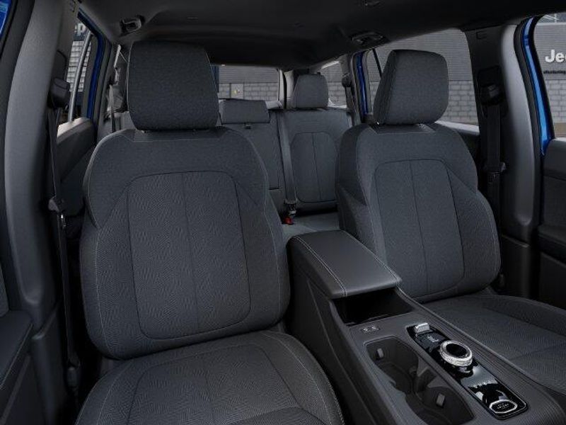New 2026 Jeep Cherokee Laredo 4x4Image 16