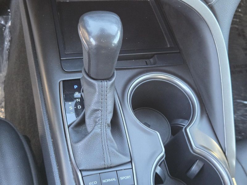 Used 2023 Toyota Camry SE Auto (Natl)