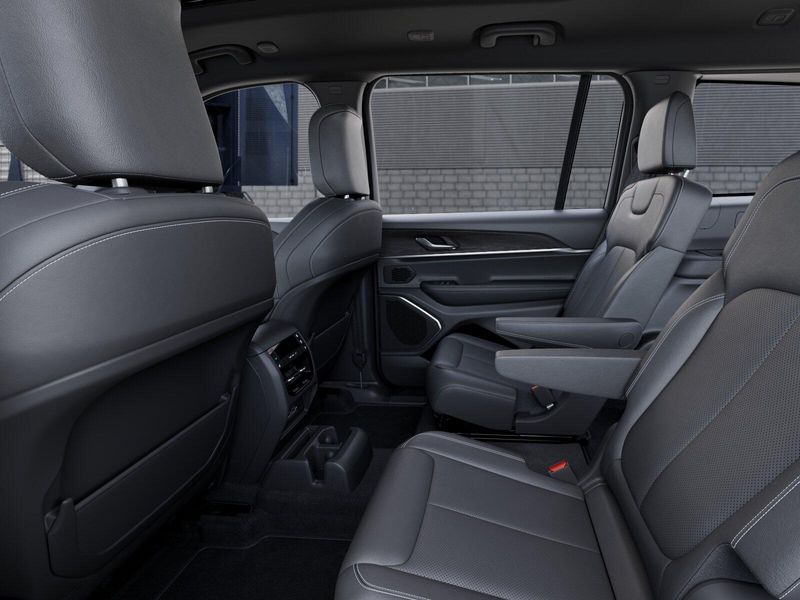 New 2026 Jeep Grand Cherokee L Limited Reserve 4x4Image 23