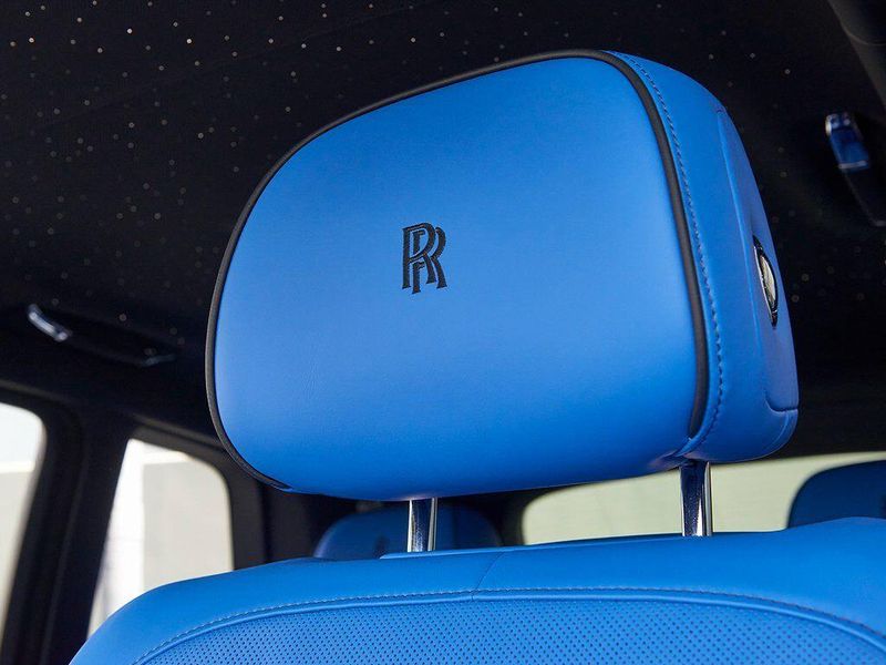 New 2026 Rolls-Royce Cullinan Black BadgeImage 12