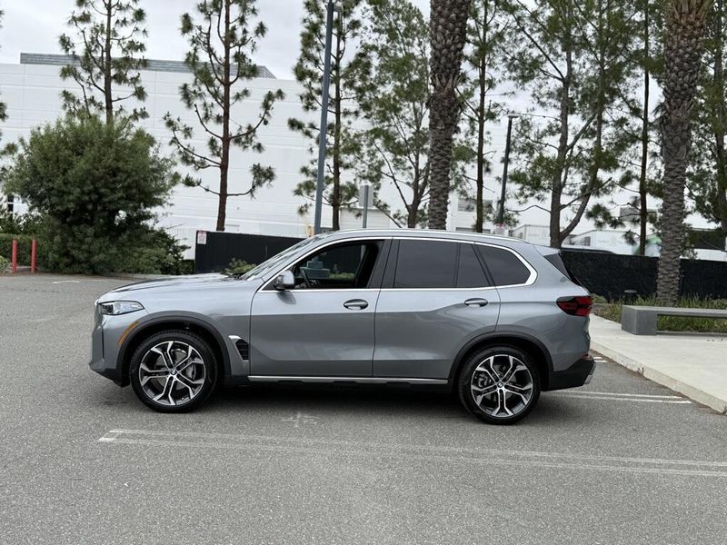2025 BMW X5 sDrive40iImage 9
