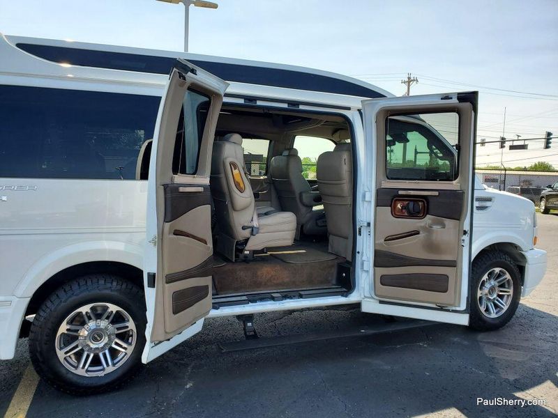 2020 GMC Savana Cargo Image 24