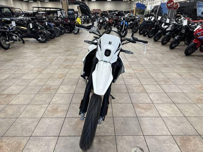 New 2025 Suzuki DR-Z4SM Image 12