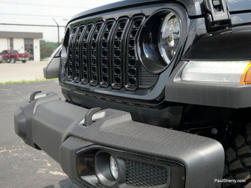 New 2025 Jeep Gladiator Willys 4x4