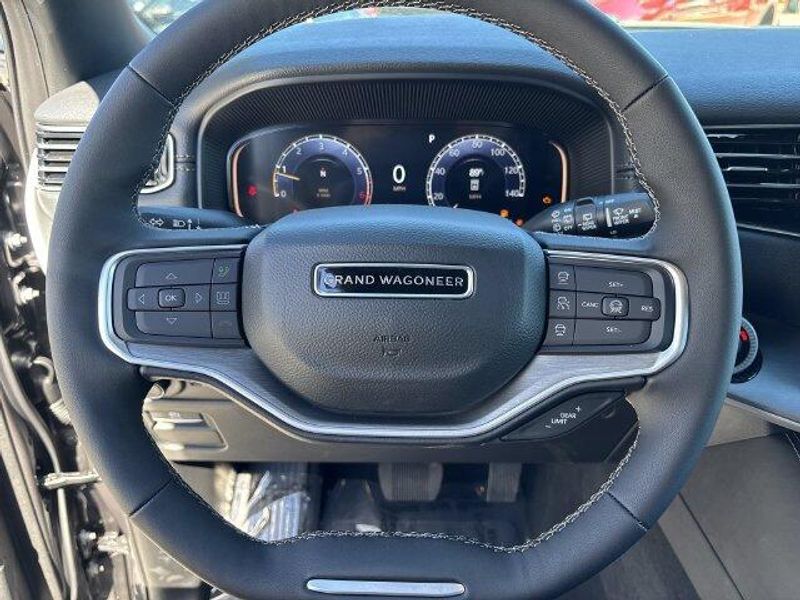 2026 Jeep Grand Wagoneer 4x4Image 18