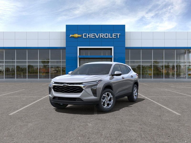 New 2025 Chevrolet Trax LSImage 8