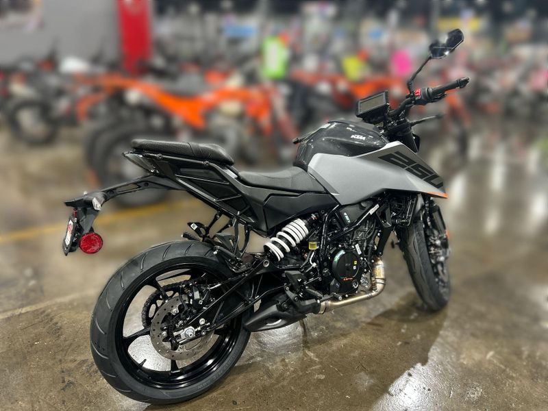 New 2026 KTM 250 DUKE Image 14