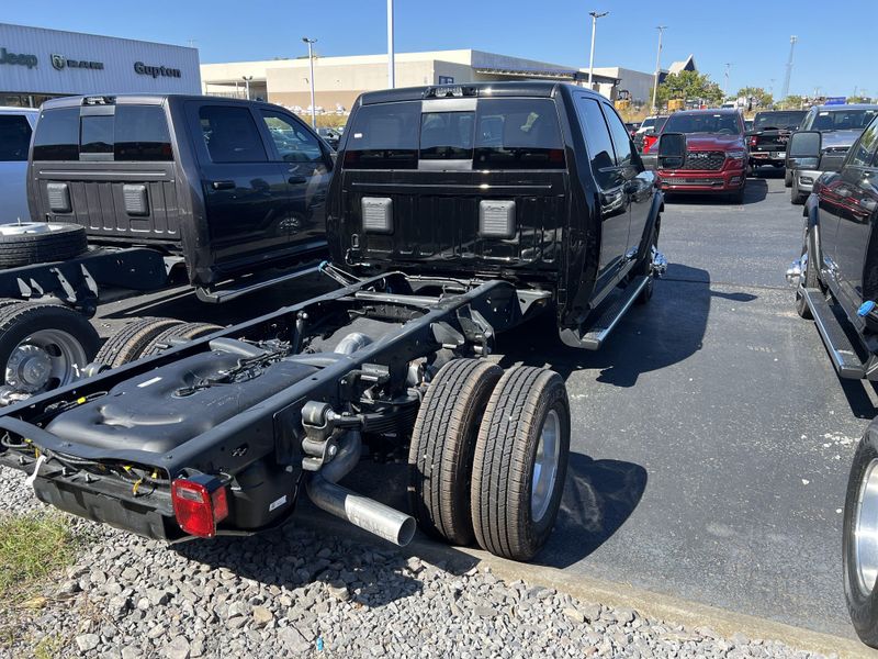 New 2026 RAM 3500 Tradesman Crew Cab Chassis 4x4 60