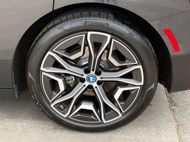 Used 2023 BMW iX xDrive50Image 14
