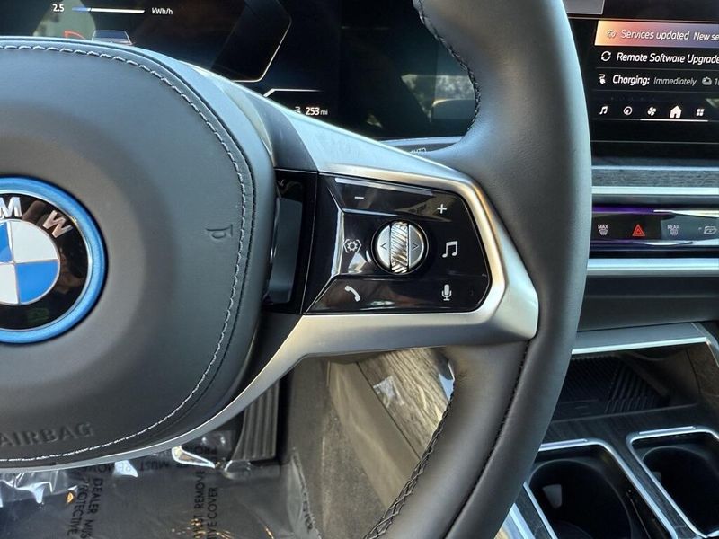 Used 2025 BMW i7 eDrive50Image 26