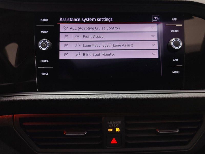 2021 Volkswagen Jetta SEL w/Sunroof & Beats AudioImage 8