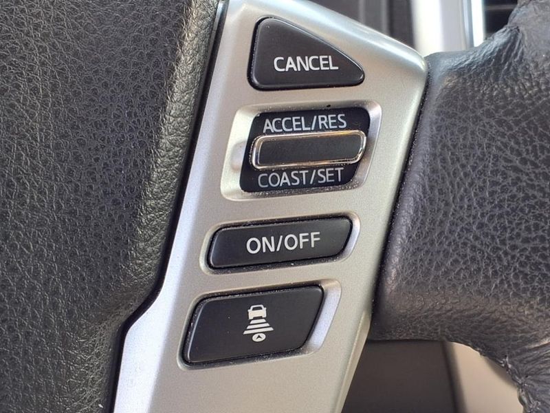 2021 Nissan Titan SVImage 14