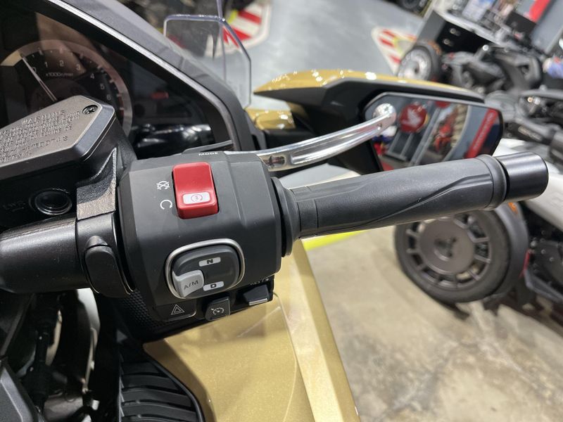 New 2025 Honda GOLDWING TOUR DCT Image 21