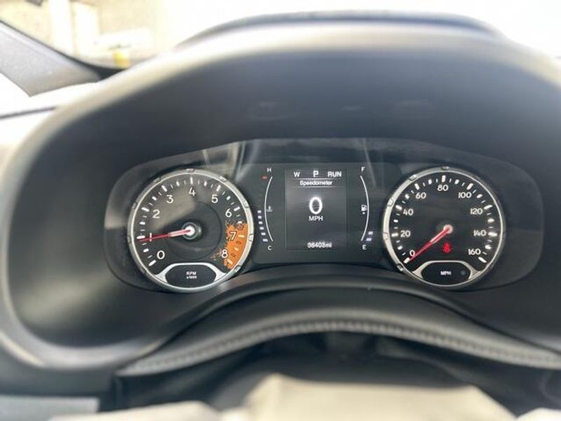 Used 2018 Jeep Renegade SportImage 16