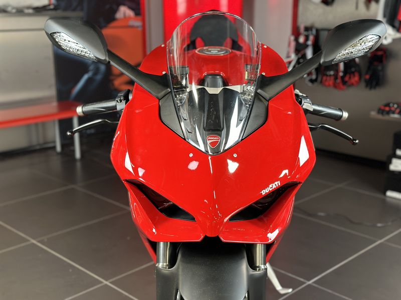 2025 Ducati PANIGALE V2 Image 5