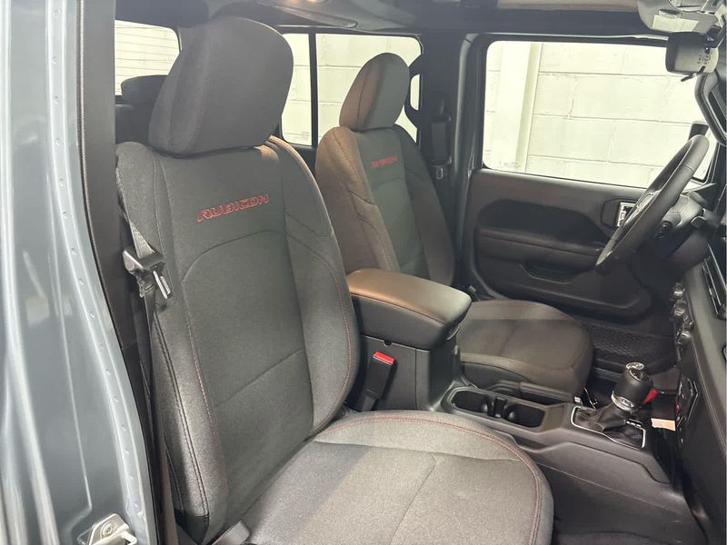 2025 Jeep Gladiator Rubicon photo 12